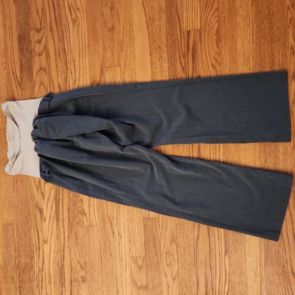 Maternity gray work pants, size medium - Picture 5 of 8
